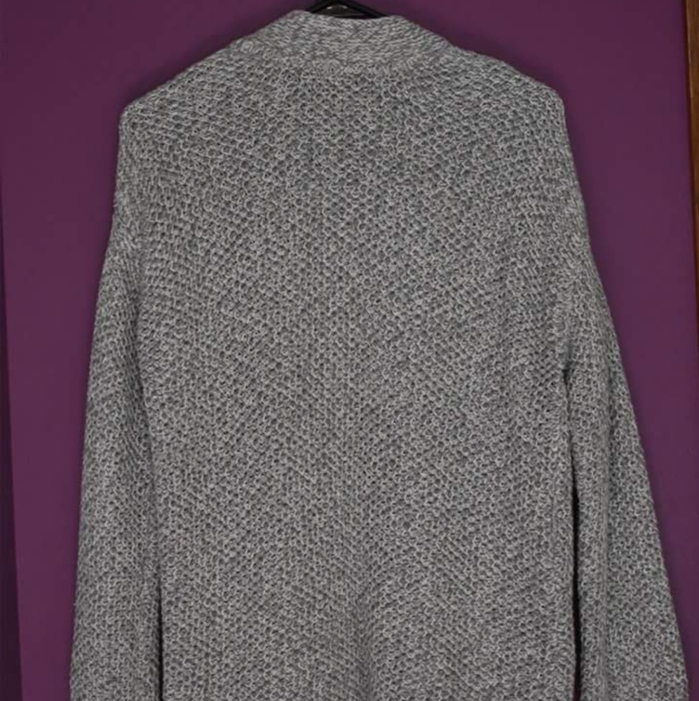 GAP Sweater - Picture 2 of 3